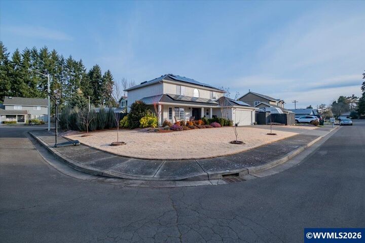 Property Photo: 229 Hazelbrook Dr N OR 97303