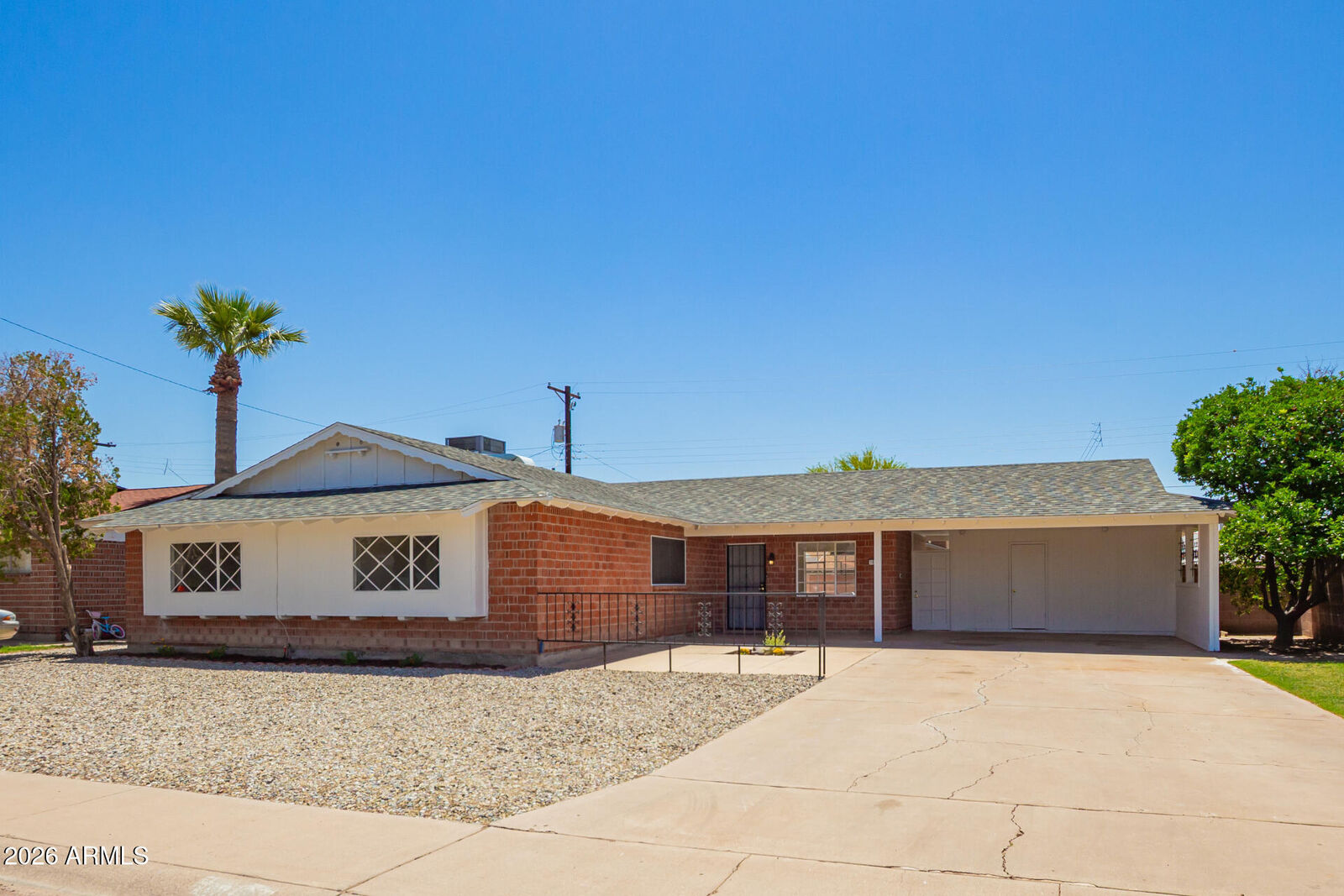 Property Photo: 3913 W Krall Street AZ 85019