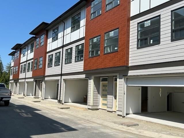 Property Photo: 32970 Tunbridge Avenue 15 BC V2V 0J9