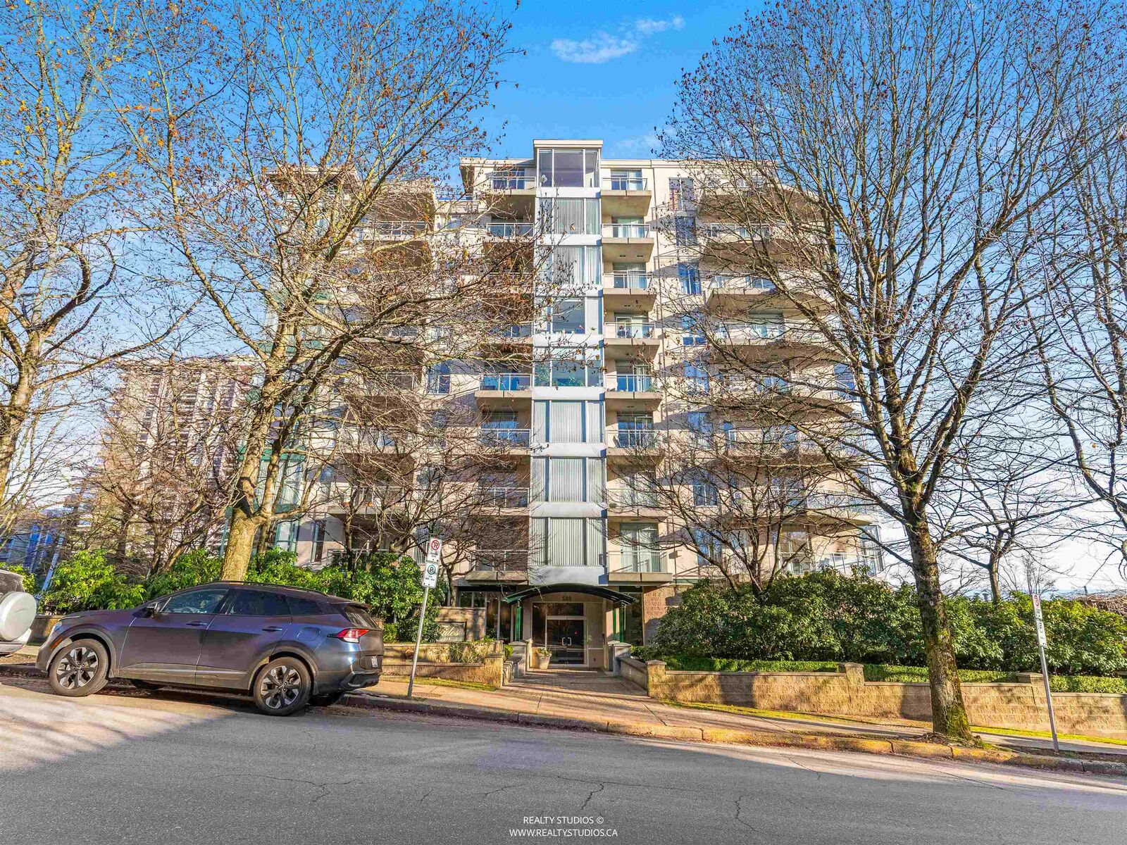 Property Photo:  588 16th Street 201  BC V7V 3R7 