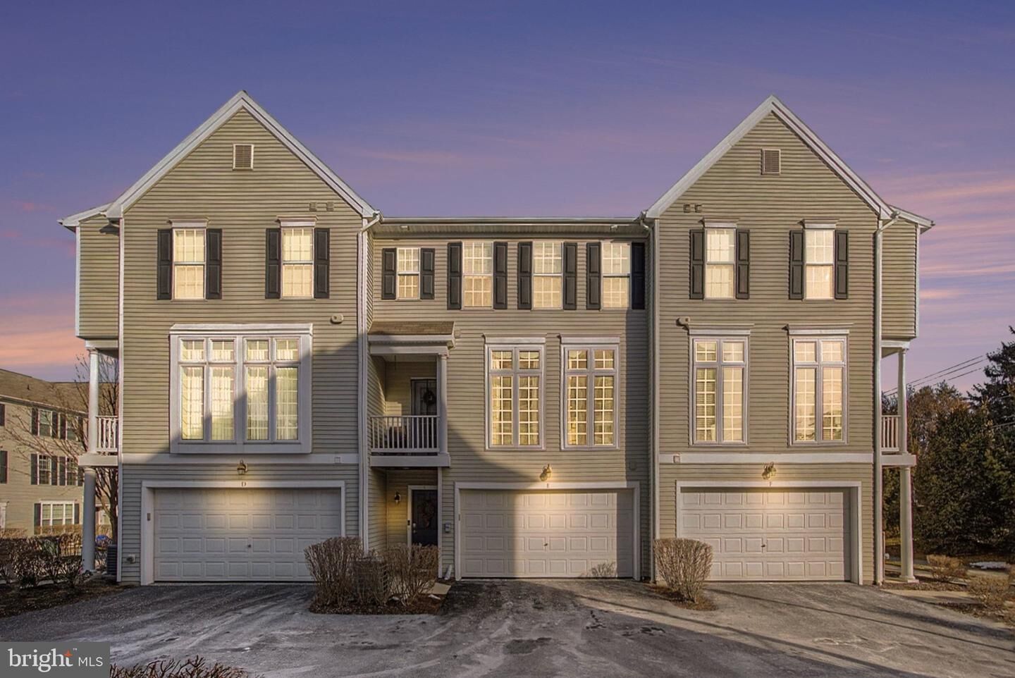 Property Photo: 3009 E Meridian Cmns PA 17055