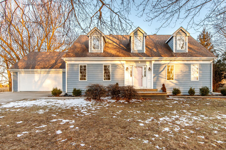 Property Photo:  7200 Bantry Court Court  IA 50010 