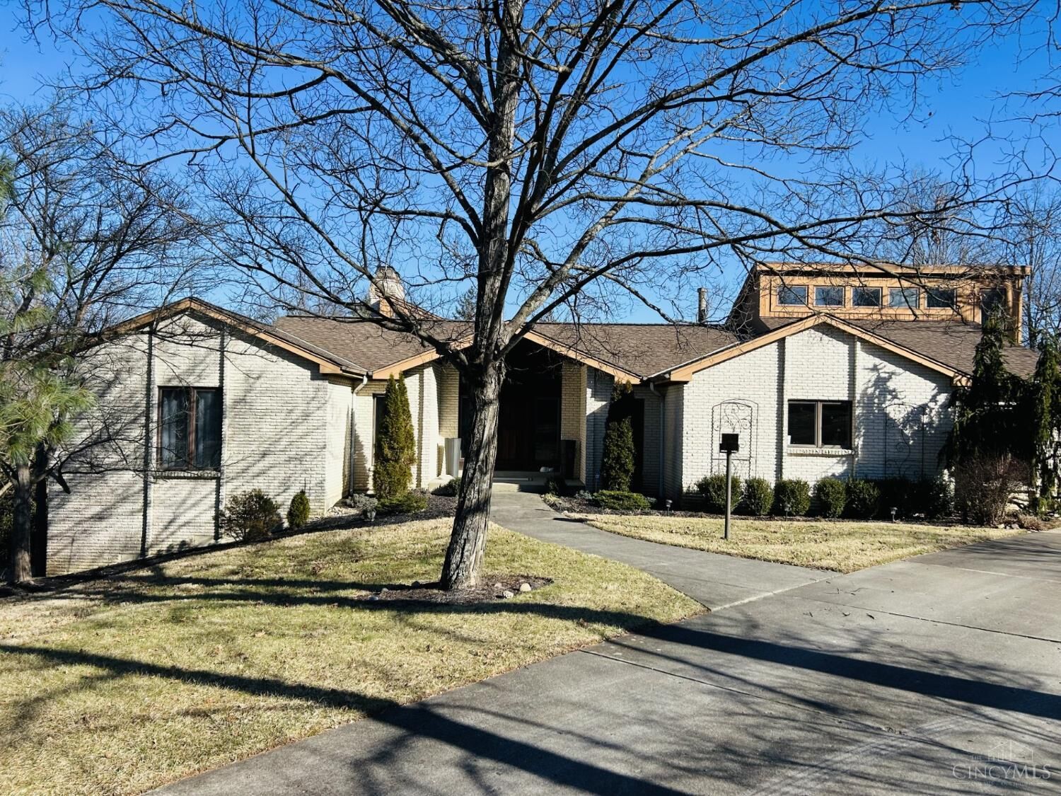 Property Photo: 6195 Squirrelwoods Lane OH 45247