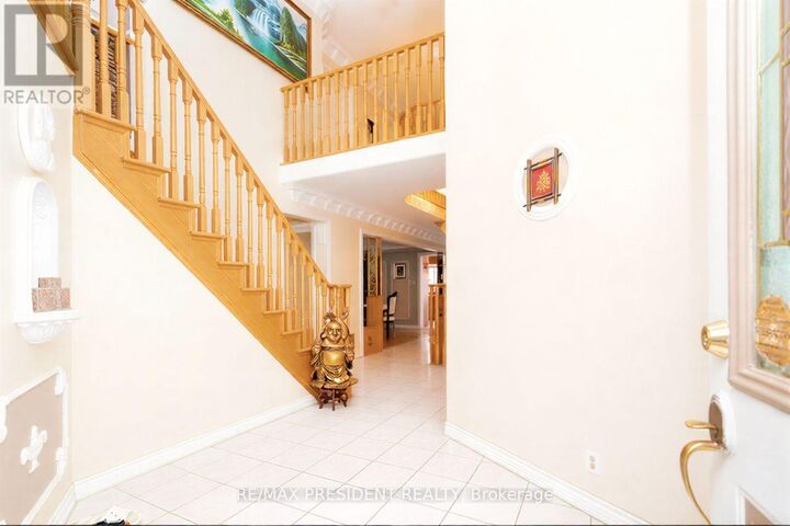 Property Photo:  3211 Bloomfield Drive  ON L5N 6V2 