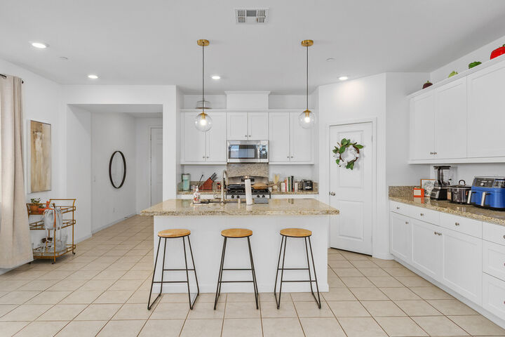 Property Photo:  62915 Loftwood Street  CA 92240 