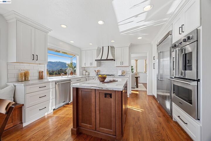 Property Photo:  670 Logan Ln  CA 94526 