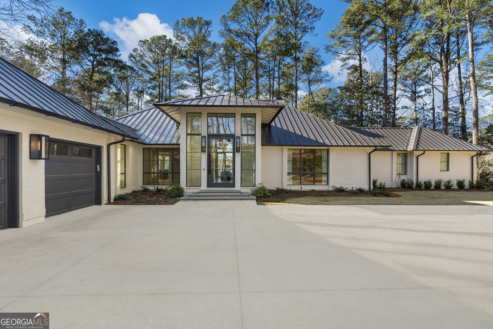 Property Photo: 6227 Waterford Road GA 31904