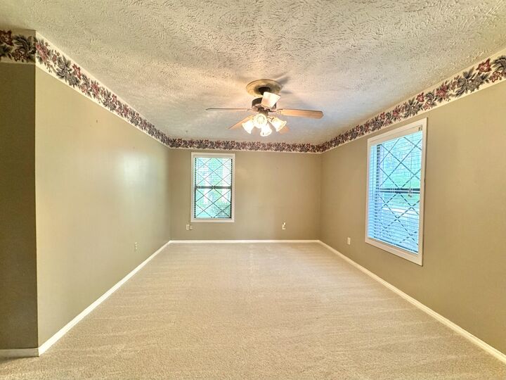 Property Photo:  196 S Parkway  MS 39705 