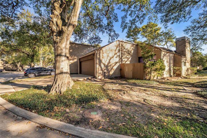 Property Photo: 1317 Chardonnay Drive 3 TX 77077