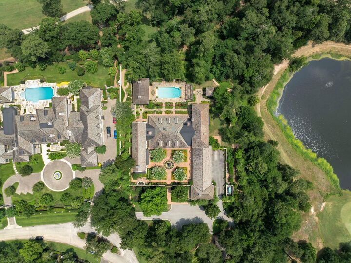 Property Photo:  2 Grand Colonial Drive  TX 77382 