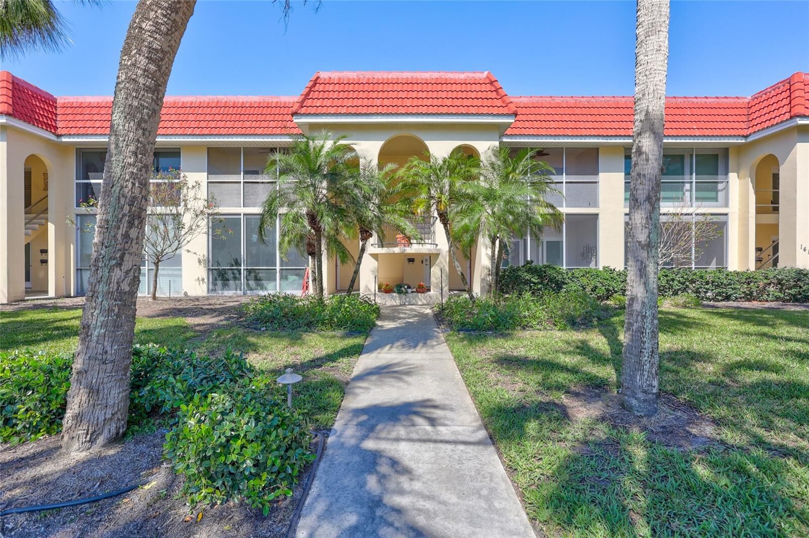 Property Photo: 137 Avenida Messina 3 FL 34242