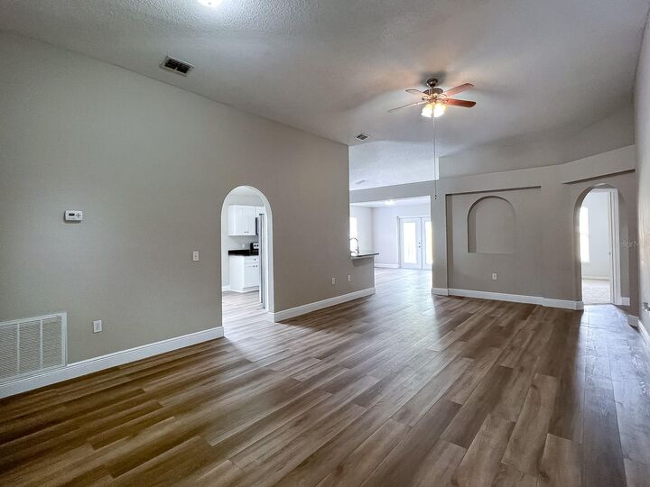 Property Photo: 522 Grand Royal Circle FL 34787