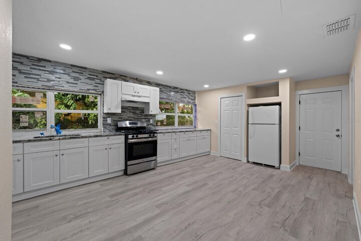 Property Photo:  2825 N Taliaferro Avenue  FL 33602 