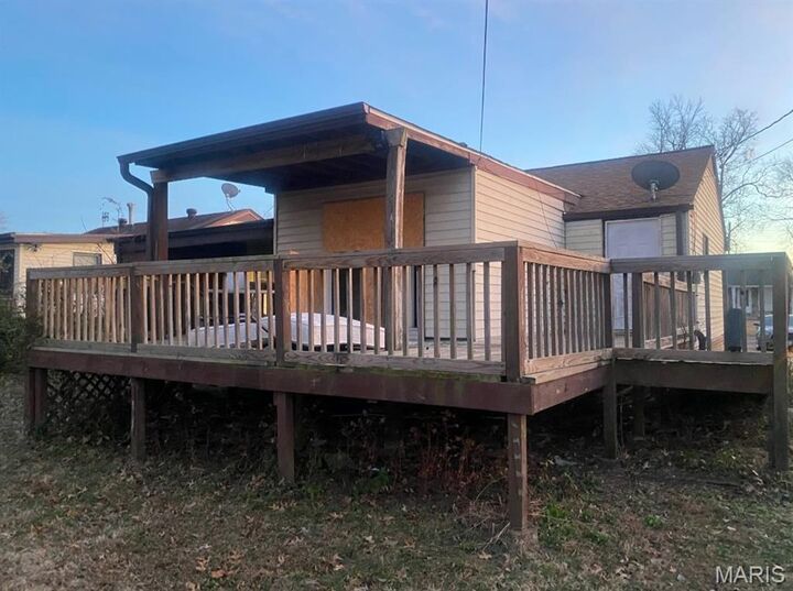 Property Photo: 315 Shepley Drive MO 63137