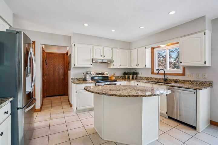 Property Photo:  W336n5271 Wedgewood Dr  WI 53058 