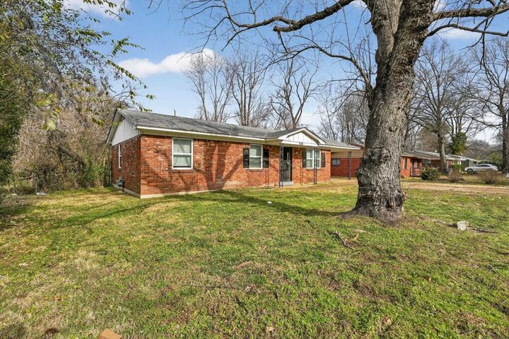 Property Photo:  506 E Shelby Dr  TN 38109 