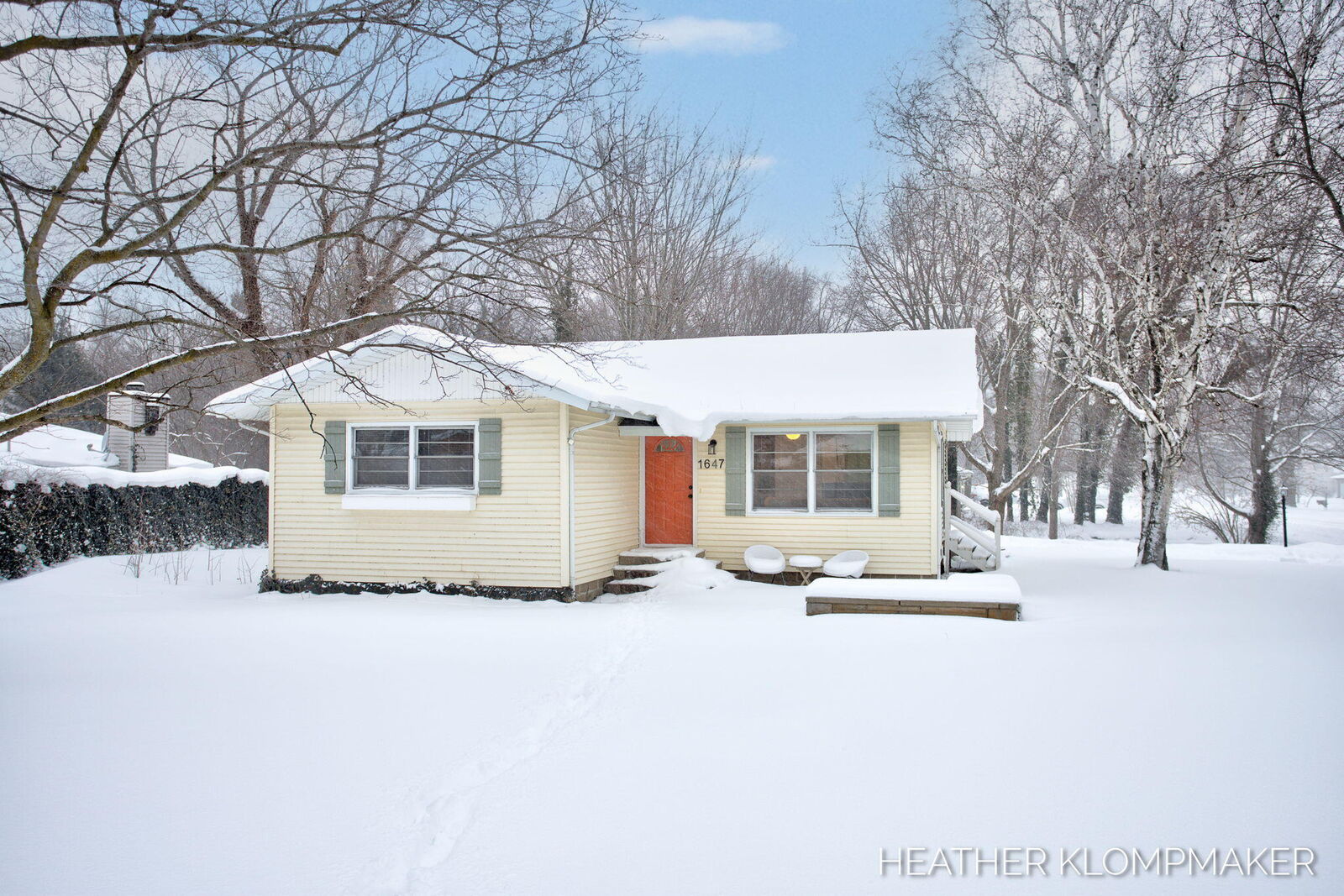 Property Photo:  1647 W Lakewood Boulevard  MI 49424 