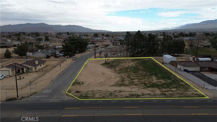 Property Photo:  43431107 Kiowa Road  CA 92308 