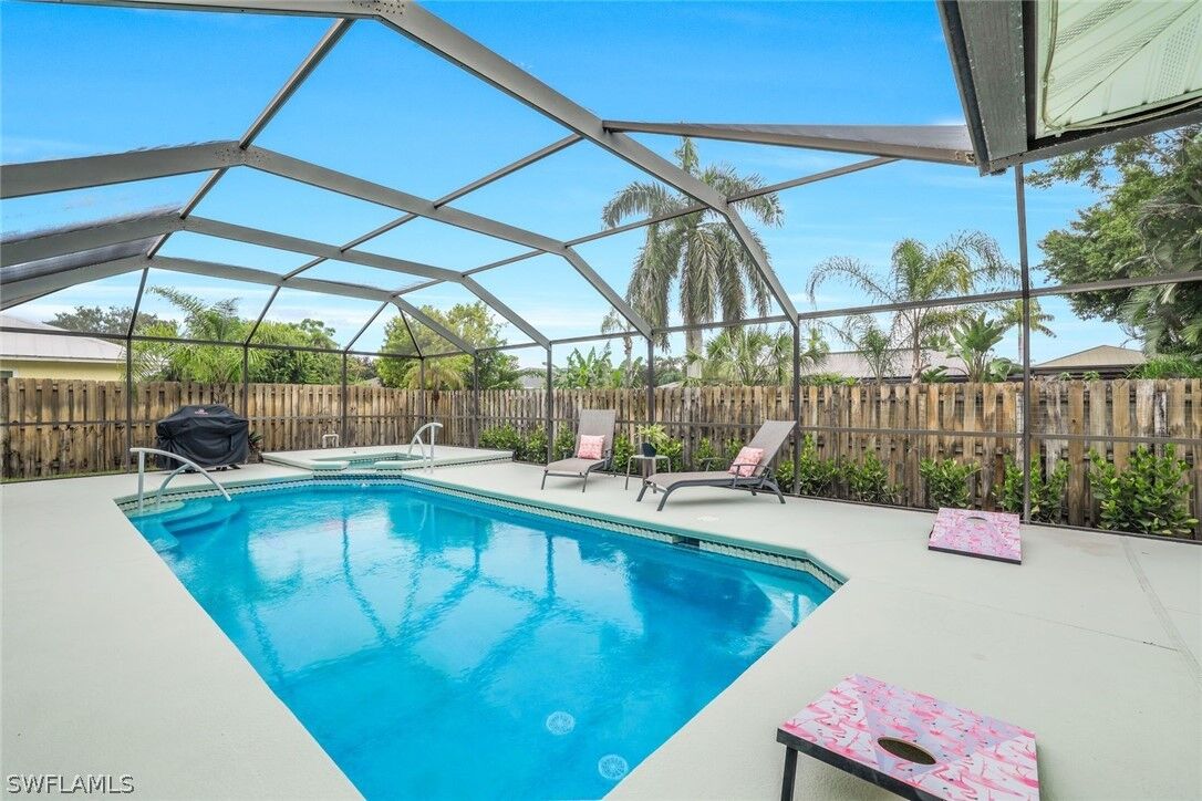 Property Photo: 45 Wickliffe Drive FL 34110