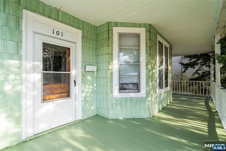 Property Photo:  101 Brook Avenue  NJ 07631 
