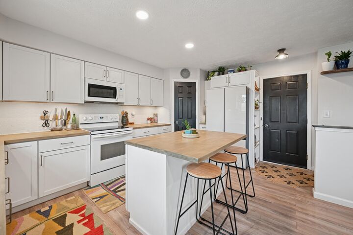 Property Photo:  210 Meadow Creek Drive  KY 41042 