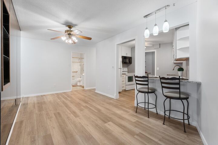 Property Photo:  2690 Oxford Street N 209  MN 55113 