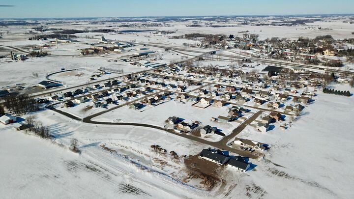 Property Photo: 1013 E 4th Avenue SE MN 56336