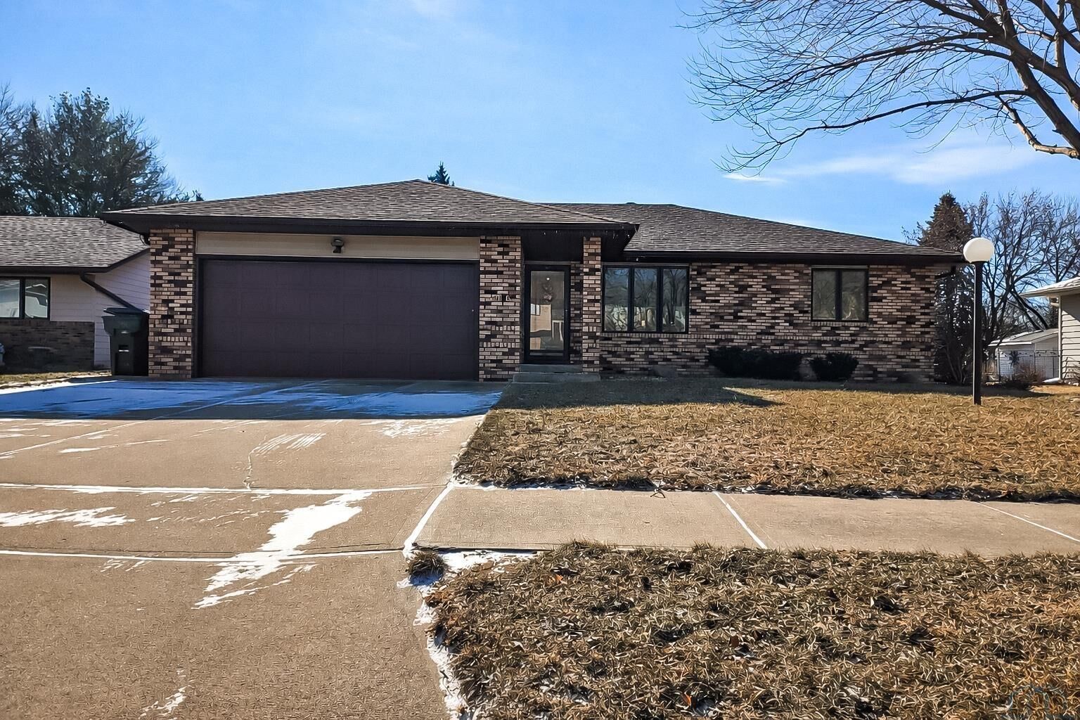 Property Photo:  4416 46th Street Ct  IA 51108 