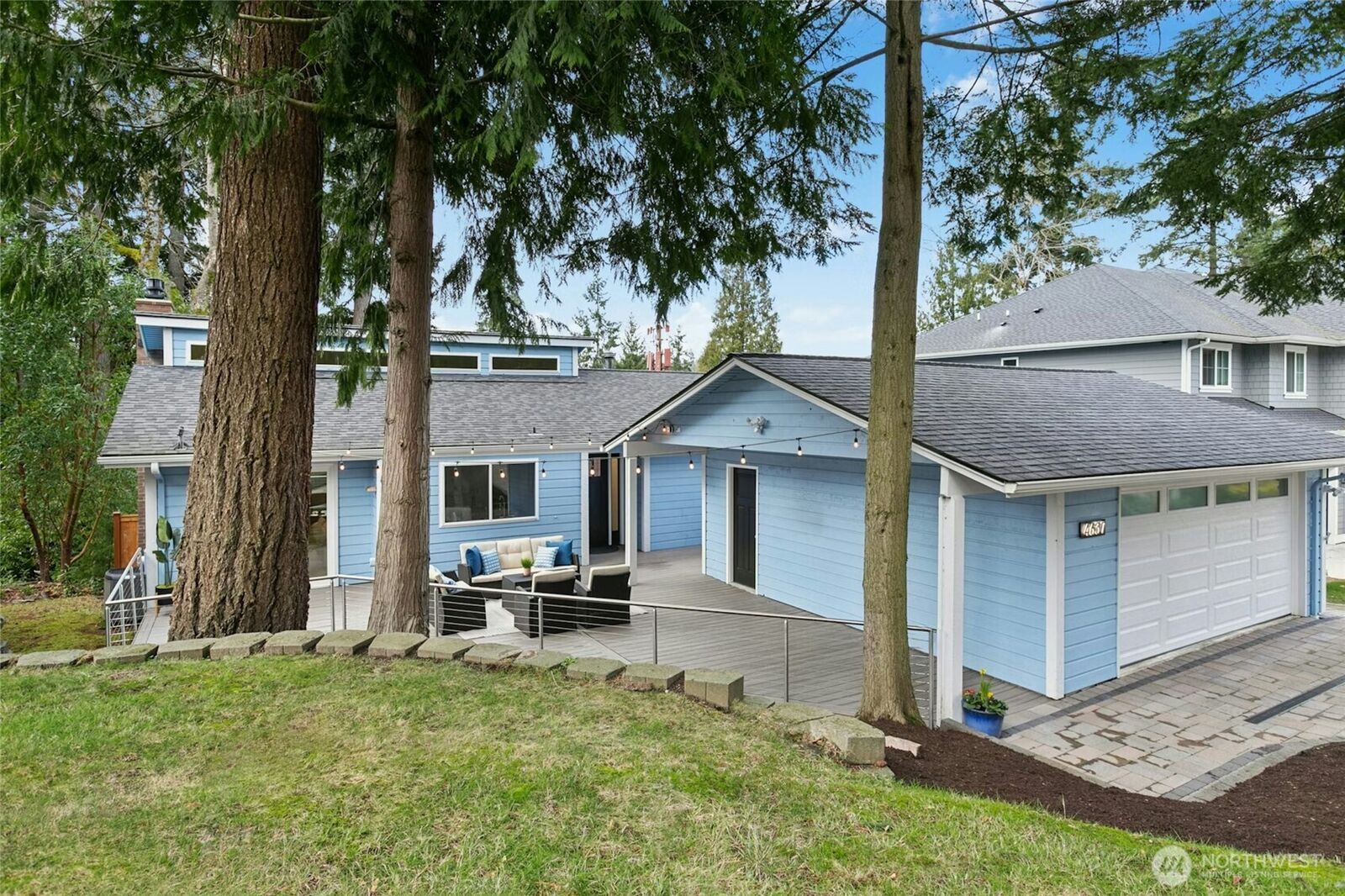 Property Photo:  4637  149th Avenue SE  WA 98006 