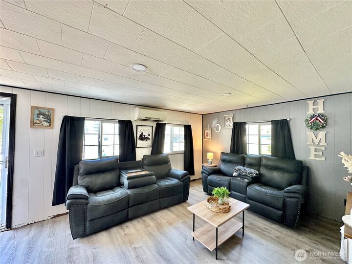 Property Photo:  1620  Broadway Avenue  WA 98550 