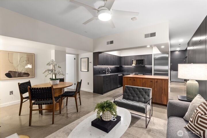 Property Photo:  1425  Western Avenue L310  WA 98101 