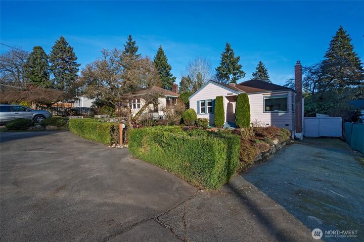 Property Photo:  10332  Ashworth Avenue N  WA 98133 