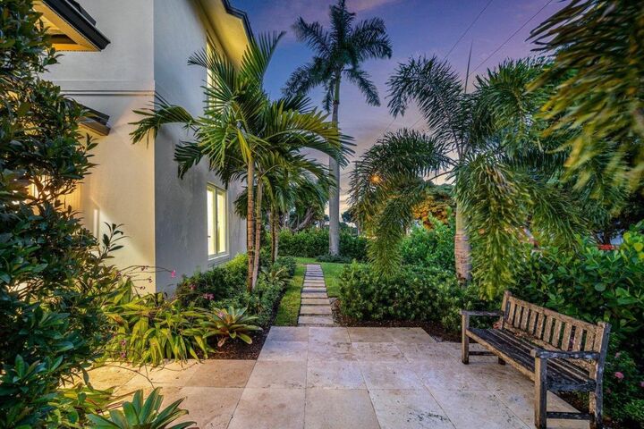 Property Photo:  217 Gulfstream Boulevard  FL 33435 