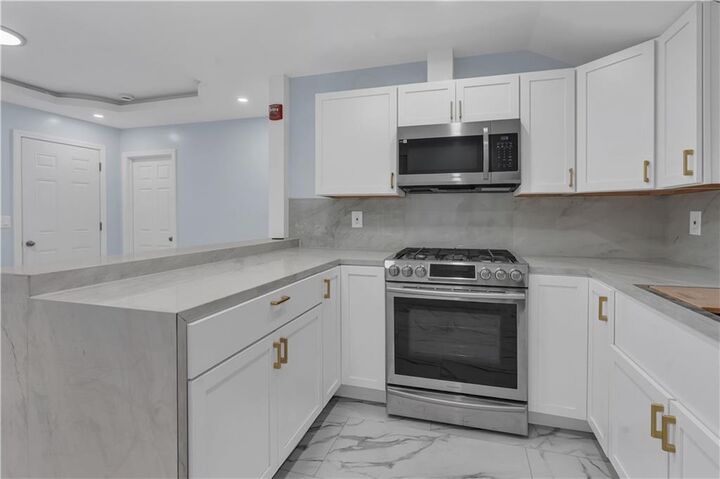 Property Photo: 458 High Street 3-L RI 02863