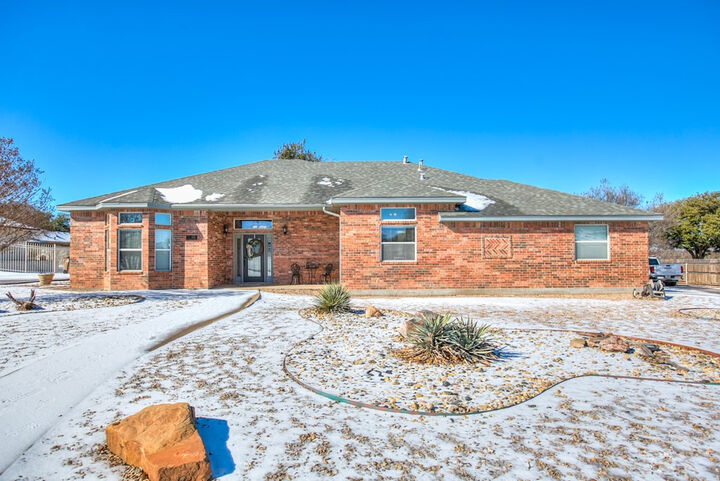 Property Photo: 1221 Avondale Avenue TX 76901