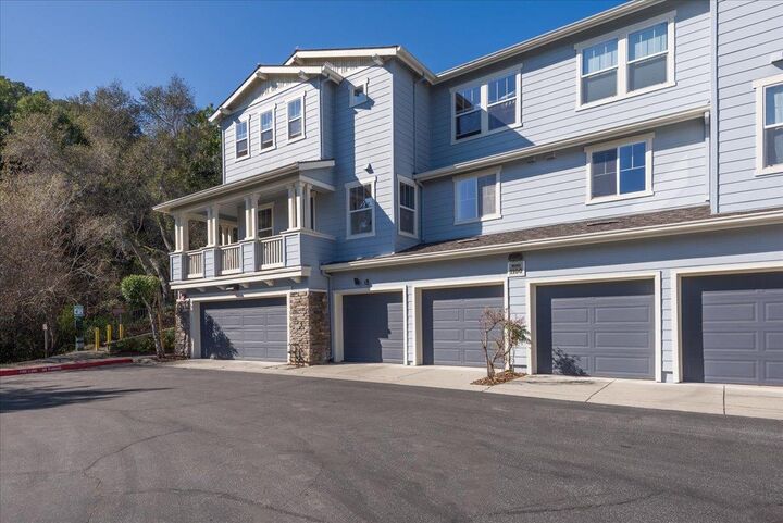 Property Photo:  1100 Live Oak Way 1104  CA 94002 