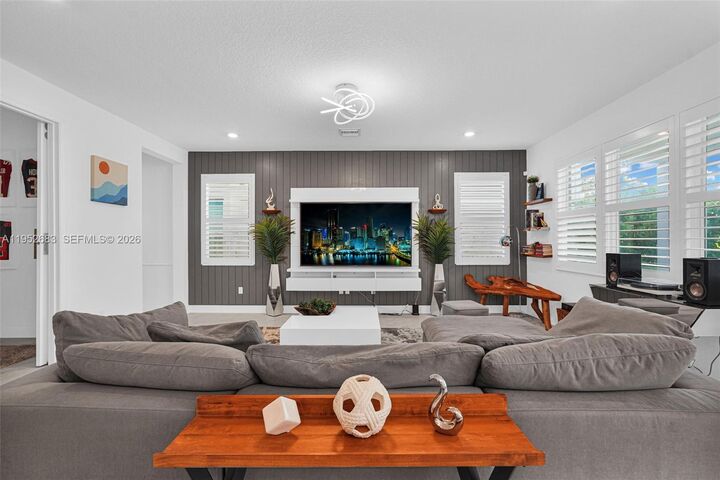 Property Photo:  4091 Pelicano Way 4091  FL 33064 