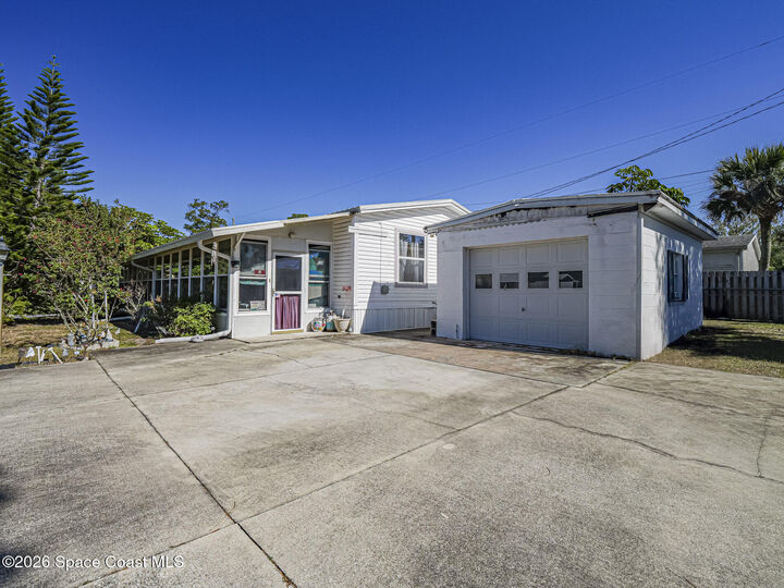 Property Photo:  37 Sapphire Street  FL 32904 