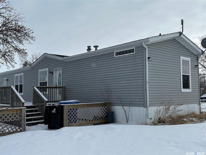 Property Photo:  267 Hanson Avenue  SK S0C 1P0 