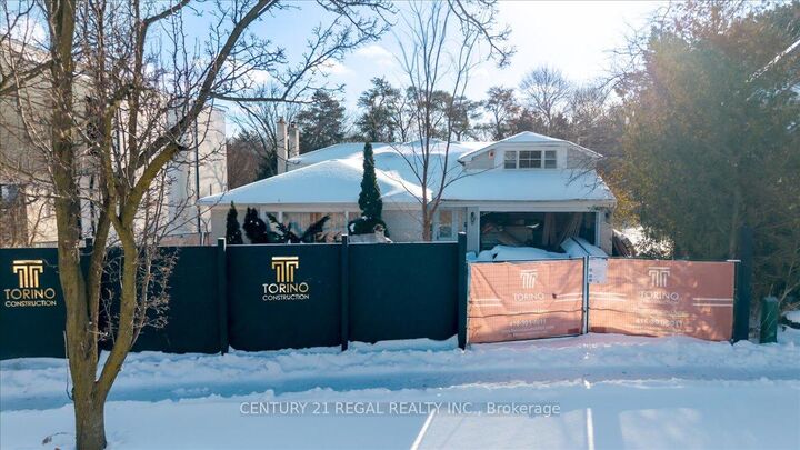 Property Photo:  11 Montressor Drive  ON M2P 1Y9 