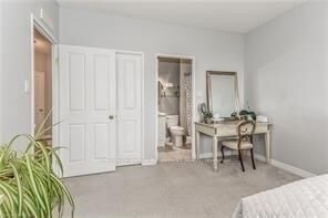 Property Photo:  60 Wyndham Street S 608  ON N1E 7H7 