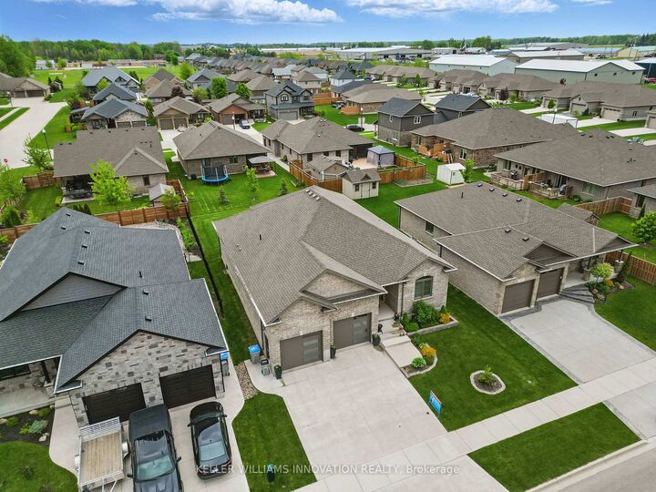 Property Photo: 107 Forbes Crescent ON N4W 0B4