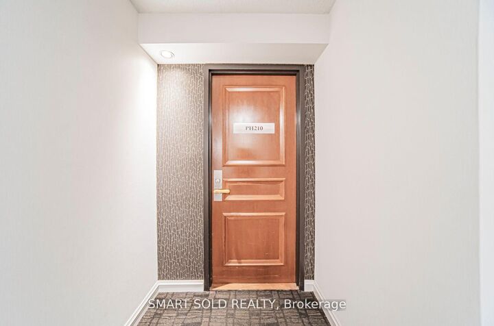 Property Photo:  256 Doris Avenue Ph210  ON M2N 6X8 