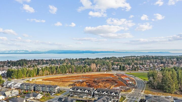 Property Photo: 772 Beaver Creek Blvd BC V9H 0G4