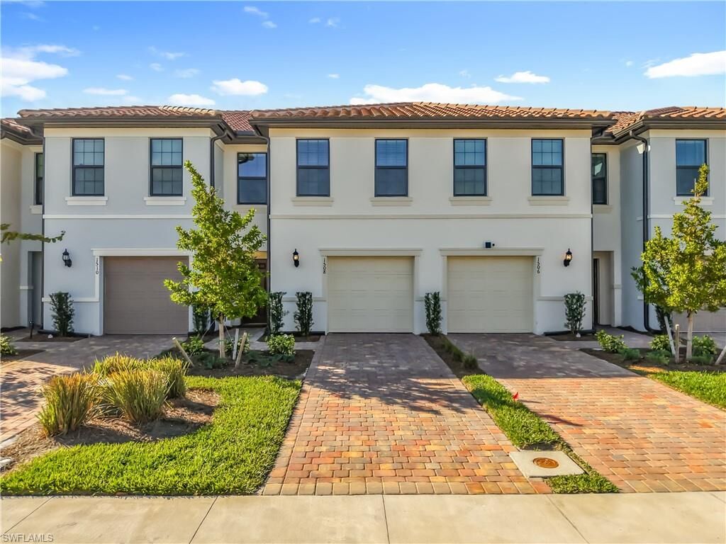 Property Photo:  1508 Fells Cove Ln  FL 33909 