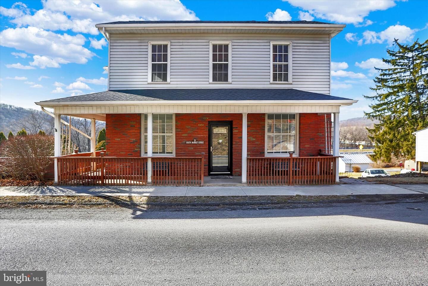 Property Photo:  25 S Market Street  PA 17062 