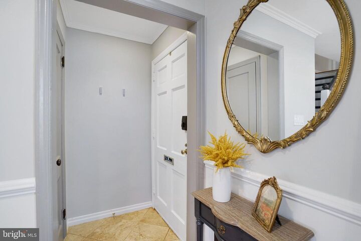 Property Photo:  719 S Alfred Street  VA 22314 