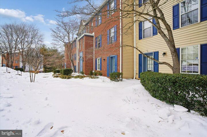 Property Photo:  656 Newbridge Court 4-656  MD 21012 