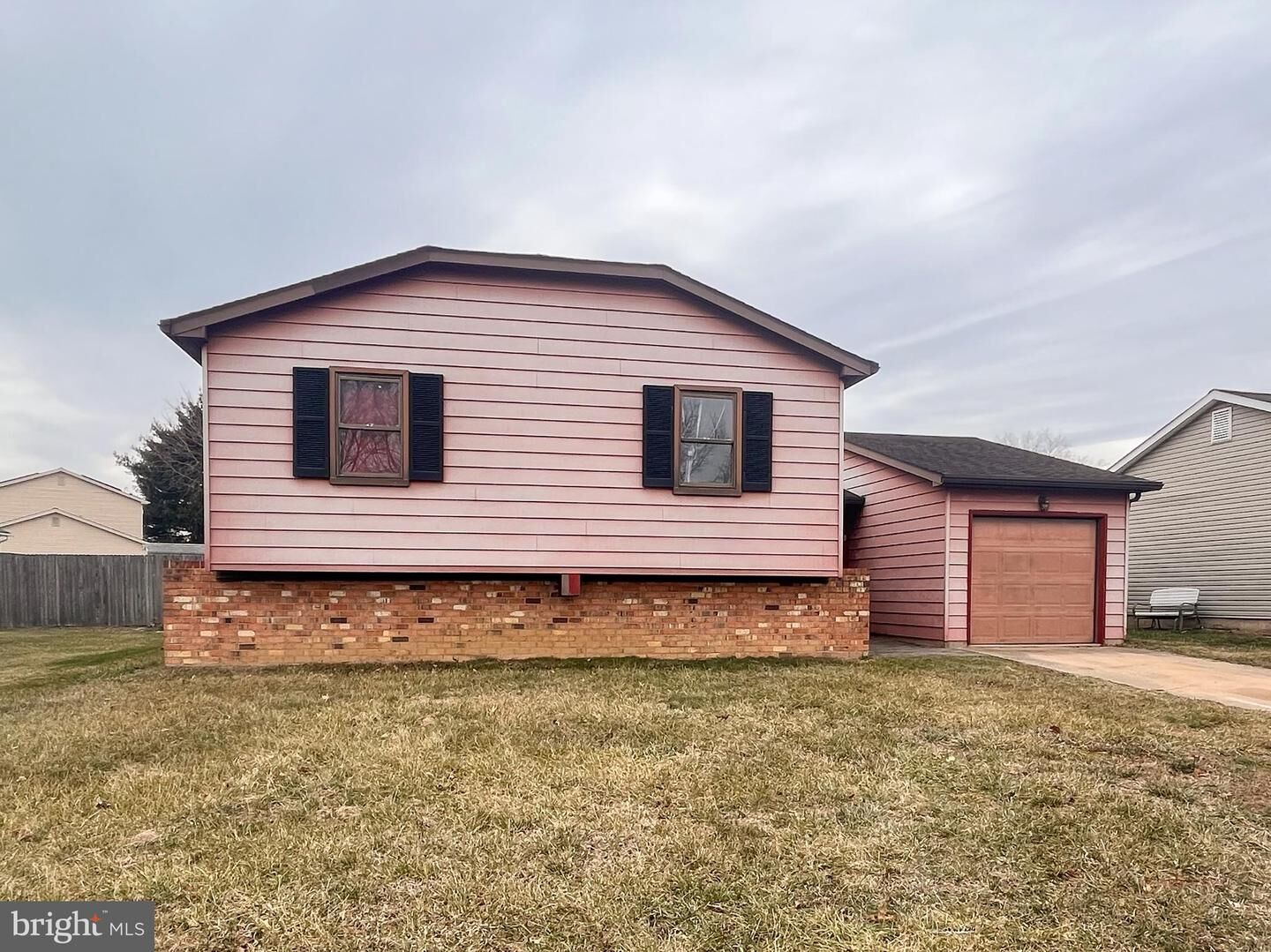 Property Photo:  16 Courtland Circle  DE 19701 