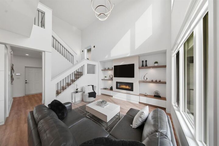 Property Photo:  35 Glenella Gardens  MB R2V 5C9 